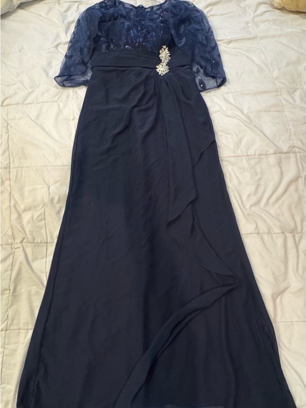 Elegant Navy Blue Evening Gown with Embellished Waist
